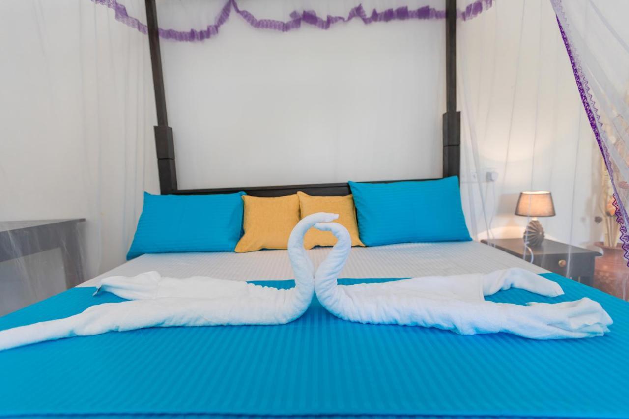 Rock Violet Lakefront Cabanas & Restaurent Тангалле Екстер'єр фото